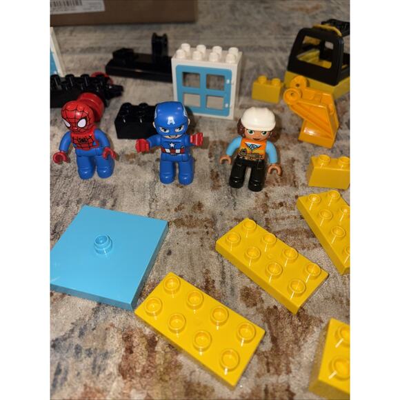 LEGO DUPLO Mixed Lot 100 Pieces/Figurines/Vehicles Genuine Set - Picture 8 of 16